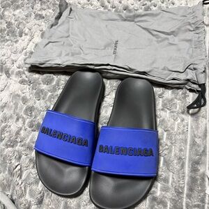 Balenciaga Women’s Black and Royal Blue Pool Slide